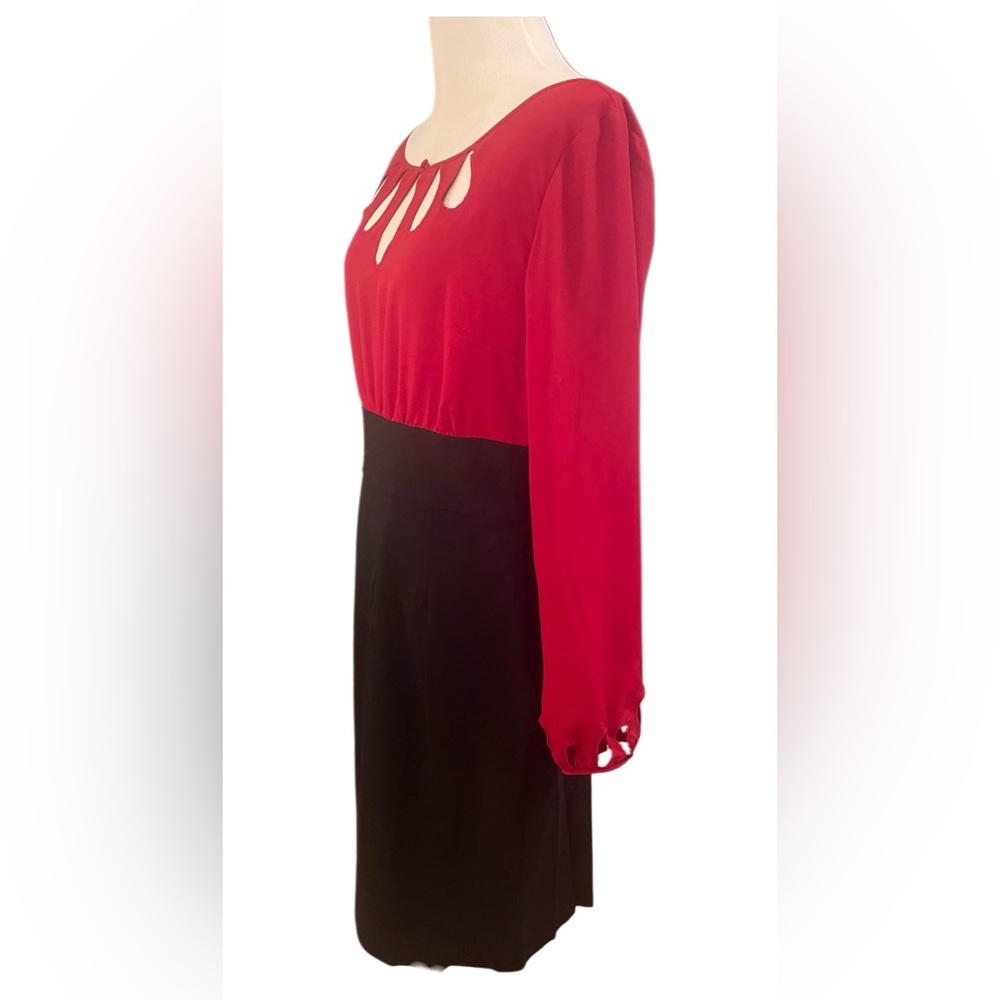 White House Black Market | Red and Black dress with scalloped neckline & sleeves - Picture 2 of 7
